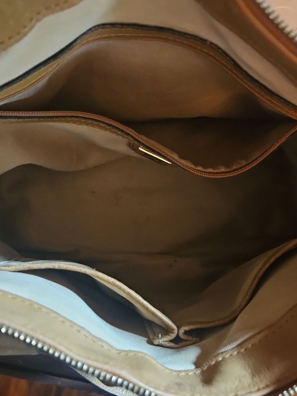 MCM Vintage Anya Heritage Pleated Tote In Cognac Visetos Leather - Picture 8 of 8